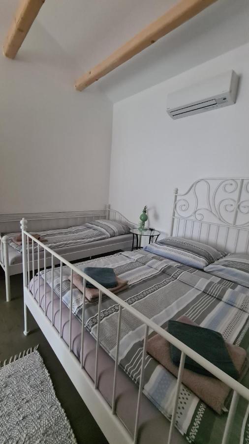 La Bobul Apartments Drnholec Extérieur photo