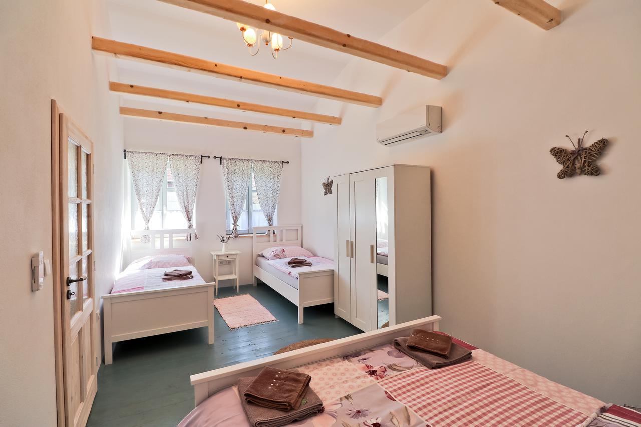 La Bobul Apartments Drnholec Extérieur photo